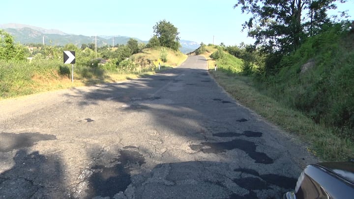 Mbushen gropat në rrugën nacionale Skuraj – Burrel