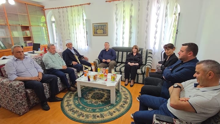 Drejtuesit vendor, vizitë në Myftininë Mat