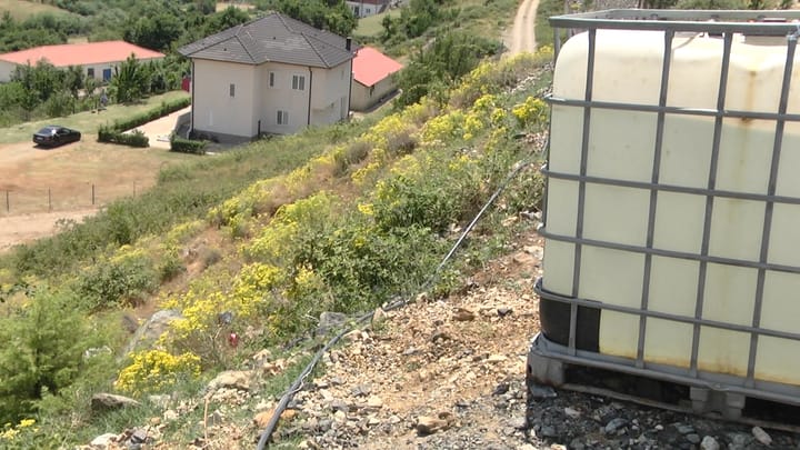 Plani i Bardhë pa ujë të pijshëm, prej dy vitesh është shtrirë tubacioni