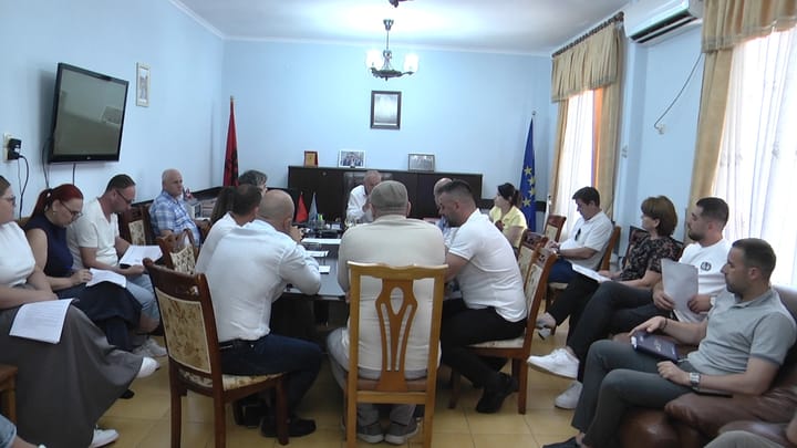 Prefekti mbledhje me drejtorët Rajonal të Dibrës