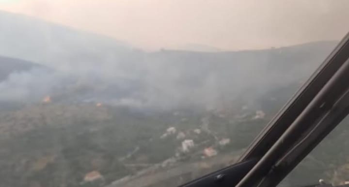 Flakët kërcënojnë banesat në Borsh, Piqeras dhe Sasaj/ Rinis aksioni nga ajri, evakuuohen banorët