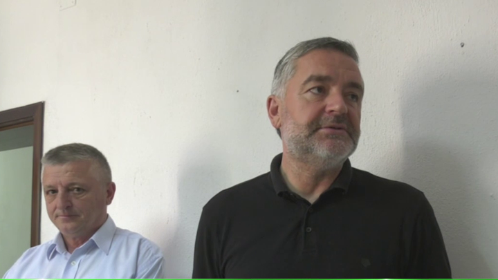 (VIDEO)Klosi ndjek nga afër procesin e shërbimeve të e-albania në Dibër, shkarkohen të gjithë drejtorët e Bashkisë