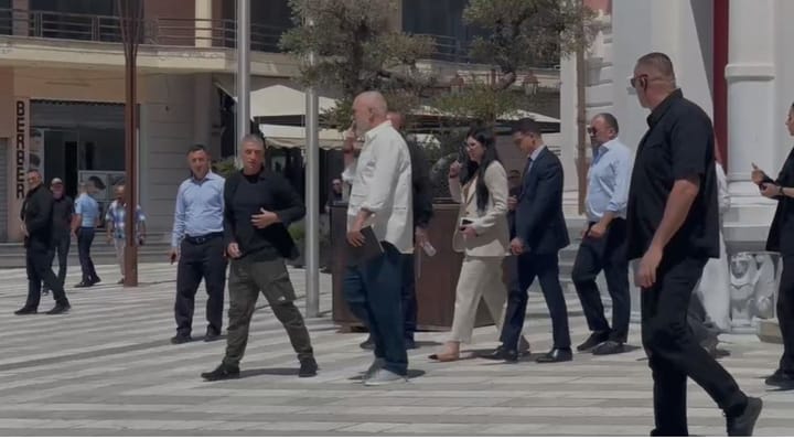 Operacioni për lirimin e hapësirave publike, Rama vizitë të papritur në bashkinë e Vlorës