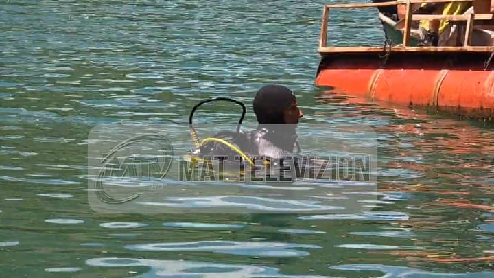 Shkopet, nisin kërkimet për nxjerrjen e makinës nga ujërat e liqenit