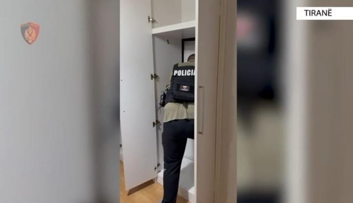 Zbulohet laboratori për falsifikimin e pasaportave në Tiranë! Vihen në pranga babë e bir