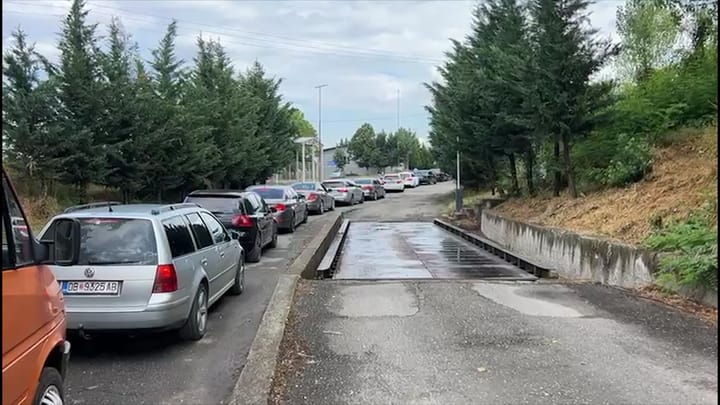 (VIDEO)Dyndje në doganën e Bllatës nga ana e maqedonasve