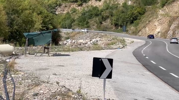 Policia largon shitësit ambulant në rrugën e Arbrit, kryebashkiakja Kola: do gjejmë një zgjidhje