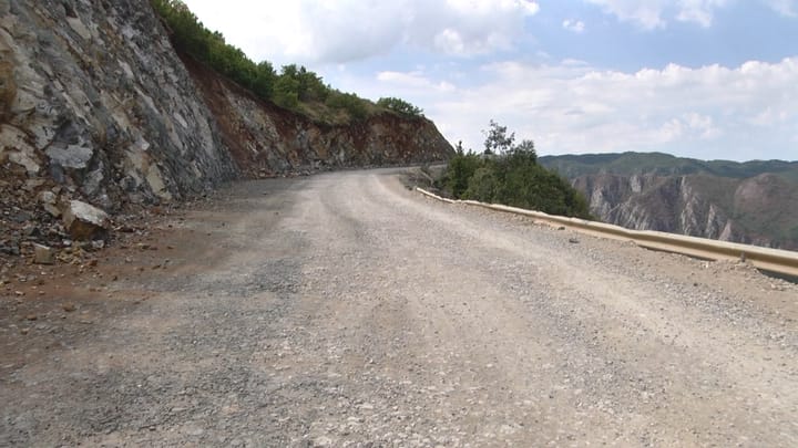 Qaf Buall – Krastë, rruga që nuk po përfundon kurrë