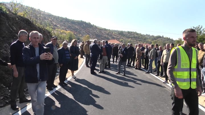 Asfaltohet rruga Çerenec – Viçisht, Mjeshtri: do të vazhdojë deri në Klenjë