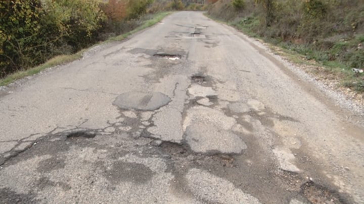 Dy segmentet e lëna pasdore të rrugës nacionale Skuraj – Peshkopi