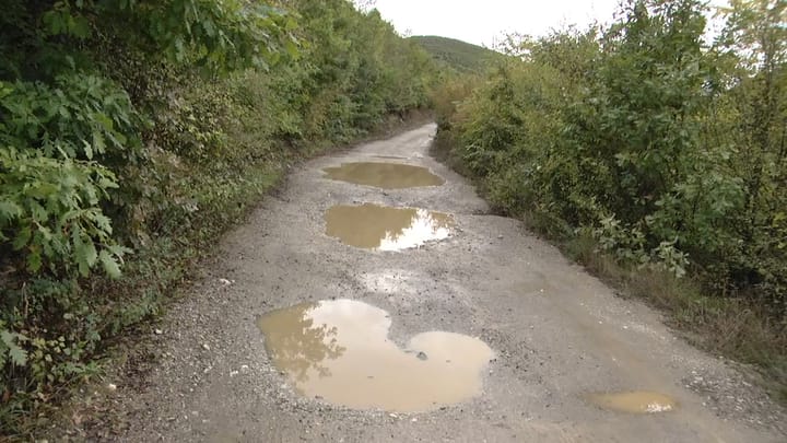 Rruga kufitare Gjoricë – Viçisht gati e pakalueshme