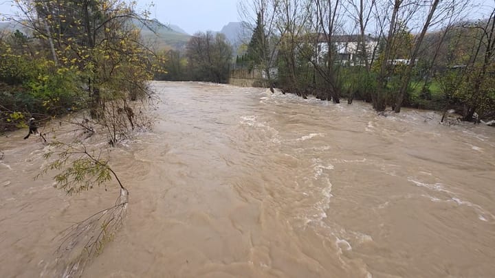 Moti i keq/ Ministria e Mbrojtjes: Si paraqitet situata në qarqet e vendit