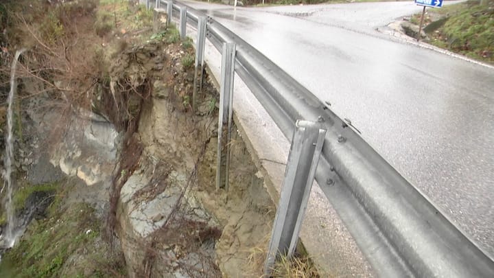 Në rrezik rruga nacionale, asnjë sinjalistikë e vendosur nga firma