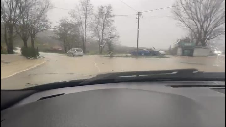 Probleme edhe në rrugët nacionale Burrel - Skuraj, Burrel – Klos dhe Burrel - Rrëshen