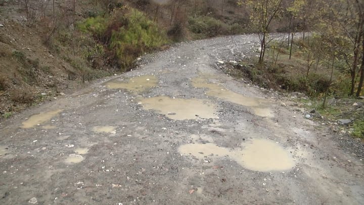 Rruga e fshatrave Xibër Hane e Ketë, gati e pakalueshme