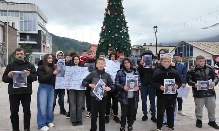 Bulqizë, të rinjtë në protestë për 15 vjeçarin Erjon Boba