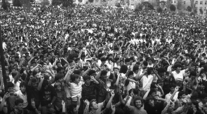 “E duam Shqipërinë si gjithë Evropa”/ Sot 8 dhjetori, Dita Kombëtare e Rinisë