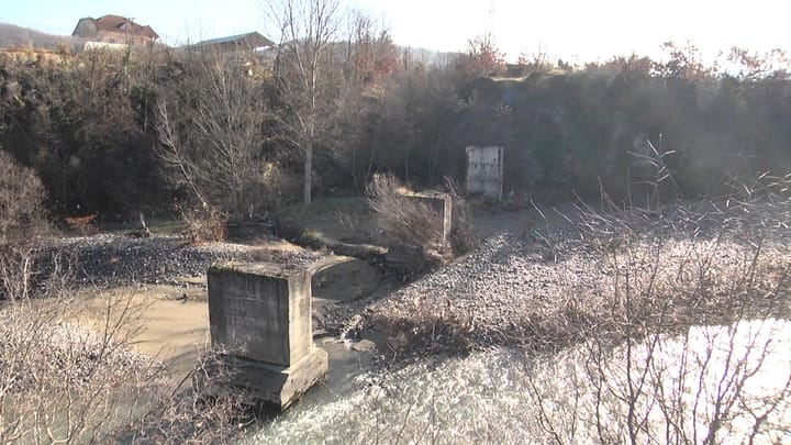 Urat e hekurudhës, veprat që mbeten pa u përfunduan dhe nuk u përdorën kurrë