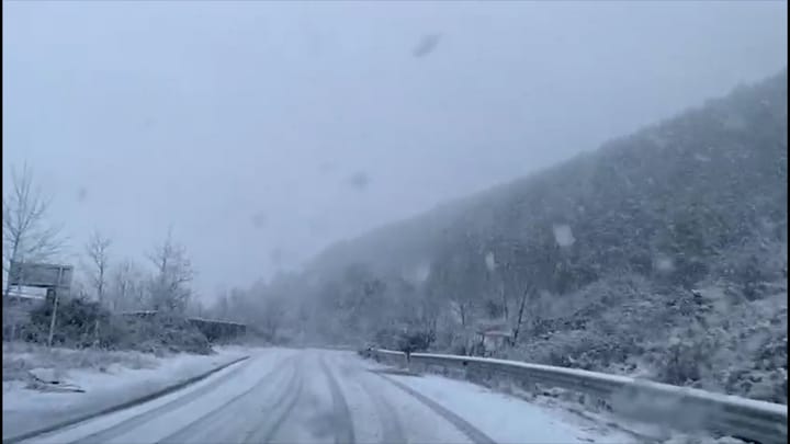 Dibër / Borë dhe akull në zonat malore, qarkullimi drejt bllokimit