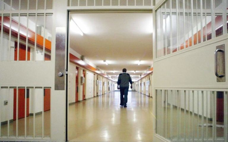 Për pak ditë dilte nga burgu, shqiptari godet për vdekje grekun