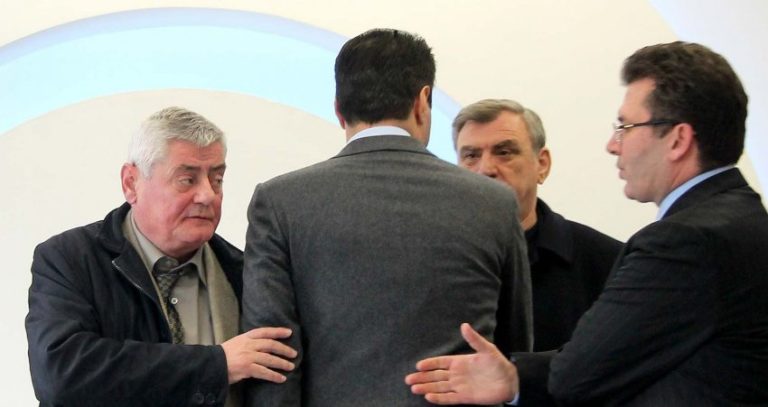 Partitë e vogla vijnë me 12 kërkesa për presidentin