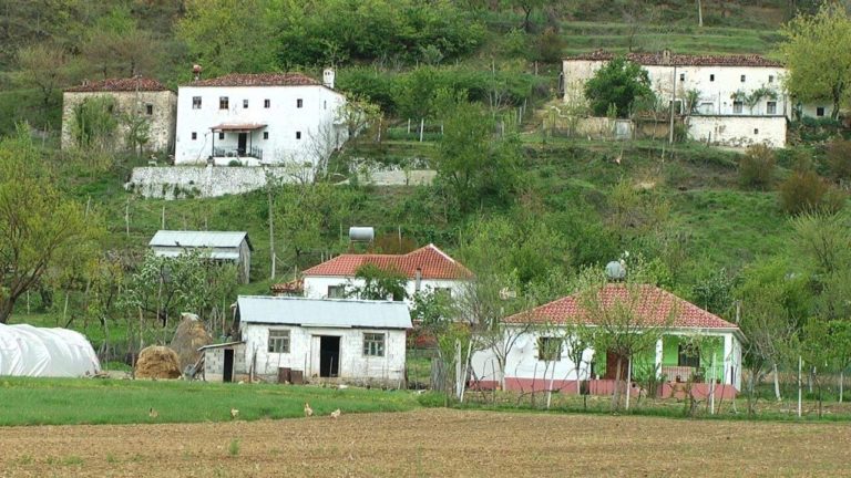 Zall – Rripa pa ujë të pijshëm e vaditës, banorët kërkojnë zgjidhje