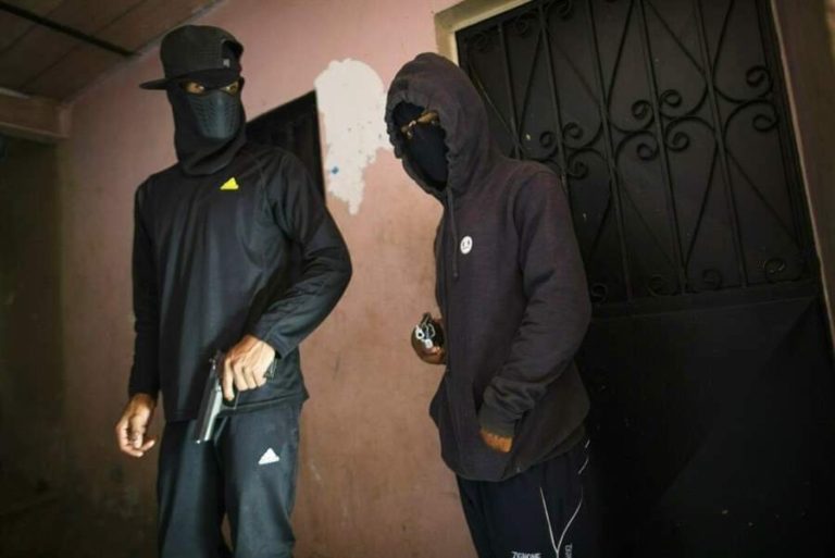 Kush janë “djemtë e çmendur”, terrori i venezuelianëve