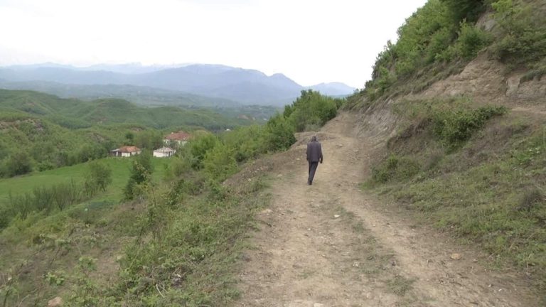 Lagjet Allaj e Barruku të njësis administrative Gurrë pa rrugë automobilistike