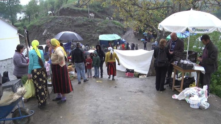 Gollobordë, tregu në kushte të rënda higjenore