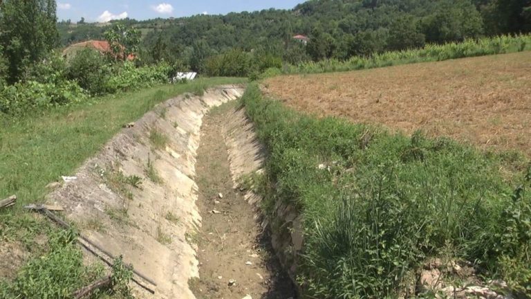 Fermerët e luginës së Matit kërkojnë vënien në funksion të kanalit vaditës të Klosit