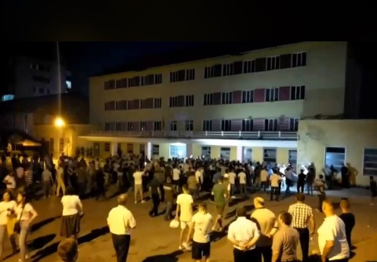 Dibër/ Dy persona ndalohen nga policia për shkak të përplasjeve në KZAZ më 28 qershor