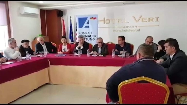 “Zgjedhjet lokale dhe Media”, Mark Marku dhe perfaqësues të tjerë të medias trajnim gazetarëve në Burrel