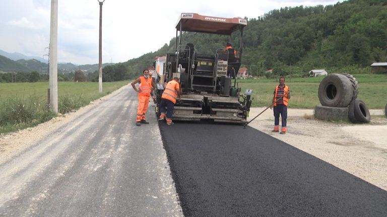Më në fund rinis asfaltimi i rrugës Klos – Burrel