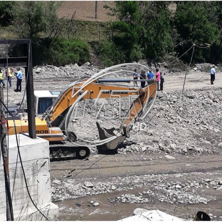 Tragjike në rrugën e Arbrit gjendet trupi i pajetë i mbuluar nën dhe