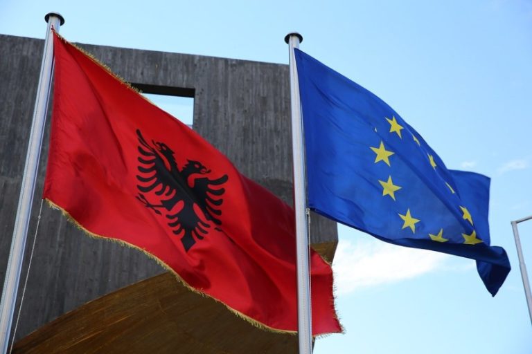 Sot në Luksemburg vendoset fati i negociatave për Shqipërinë dhe Maqedoninë e Ver