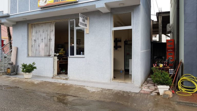 Lajmi i Fundit ./ Peshkopi, tritol biznesit, plagosen 2 persona