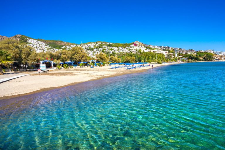 Studimi/ Pushimet në Shqipëri vetëm për të pasurit. Ja sa % e shqiptarëve nuk përballojnë dot një javë pushime