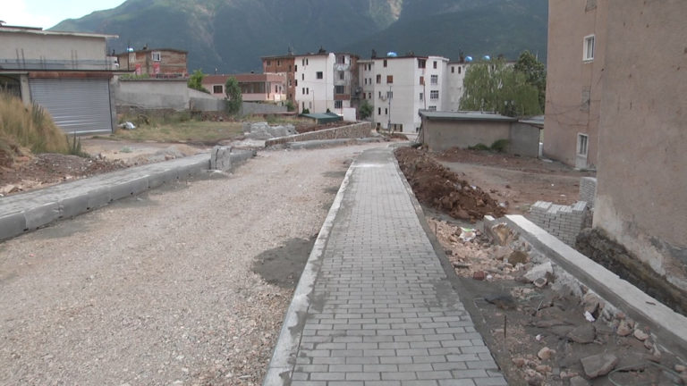 Nis rehabilitimi i lagjes së re të Bulqizës