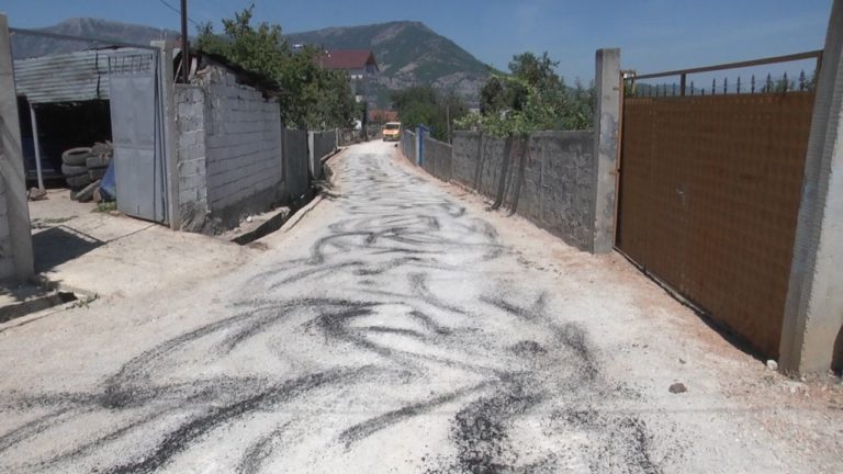 Bulqizë, Strikçani me rrugë të asfaltuar