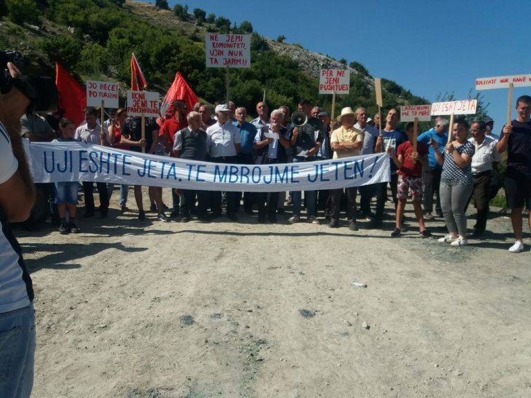 Mat, banorët protestë për HEC-in në fshatin Lam i Madh