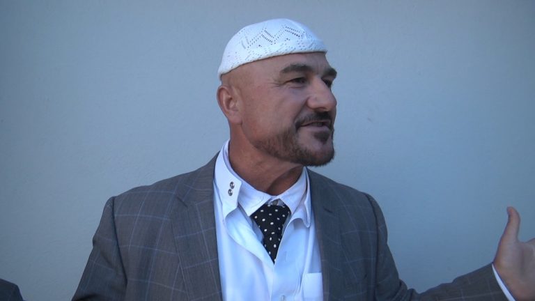 Azbi Kurtagja: “Po më mbajnë kot në arrest shtëpie, duhet të jem në angli tek fëmijët e mi”