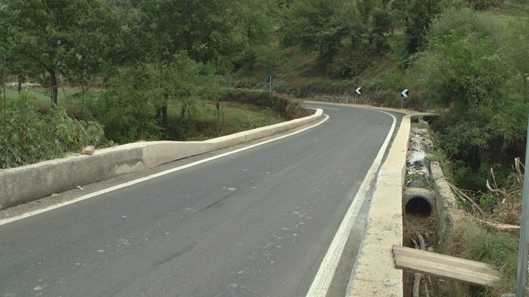 Ura njëkalimëshe në Mallunxë burim aksidentesh