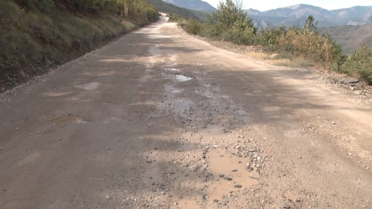 Rruga Qaf Bualli – Krastë tejet e armotizuar