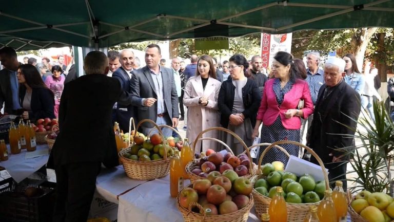 Dibër, mbahet festa e të vjelave