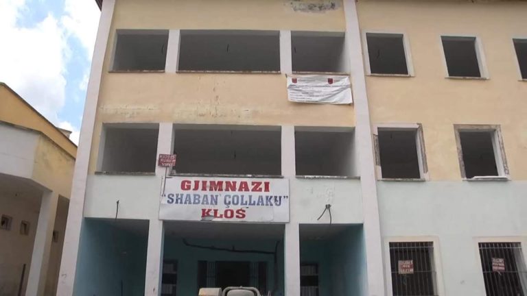 Vijojnë punimet në gjimnazin “Shaban Çollaku” në Klos