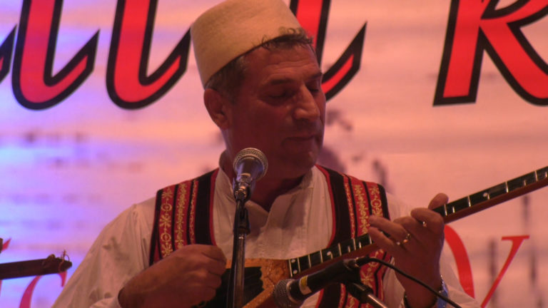 Ndahet nga jeta Sherif Dervishi/Konkuroi vetëm katër ditë më parë në festivalin e Këngës Epike e Lirike në Burrel.