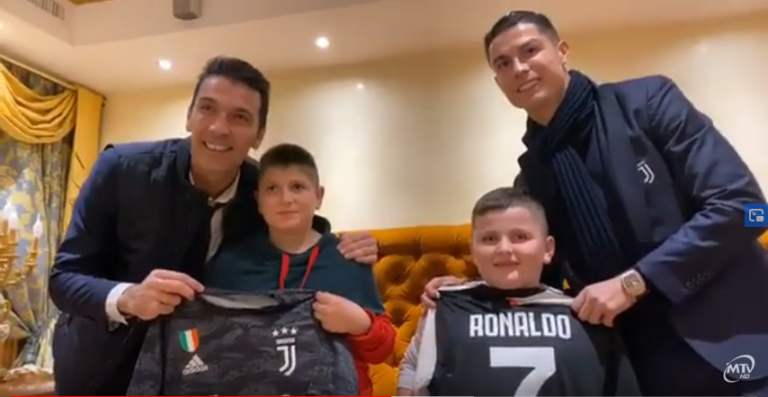 Edi Rama mban premtimin. Femijet qe “fluturan” nga pallati takohen me Cristiano Ronaldo dhe Buffon