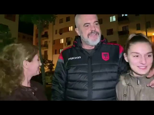 VIDEO/ “Do e bëjmë kryetar”, Rama ultimatum Veliajt: Nesër në 4 e 30 do do lyesh shkallën, ti personalisht