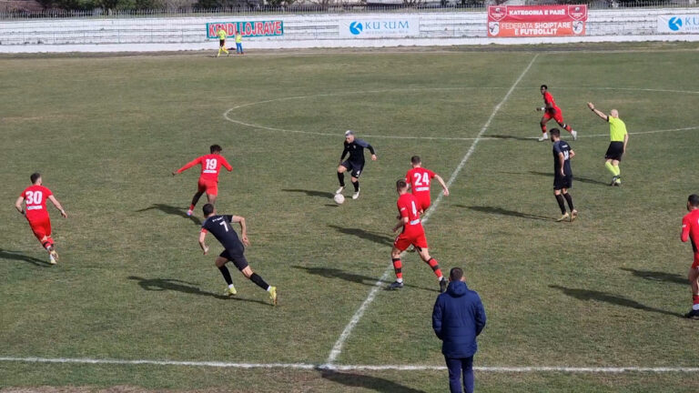 Futboll / Burreli fiton minimalisht ndaj Kastriotit, por tri pikët i vlejnë shumë